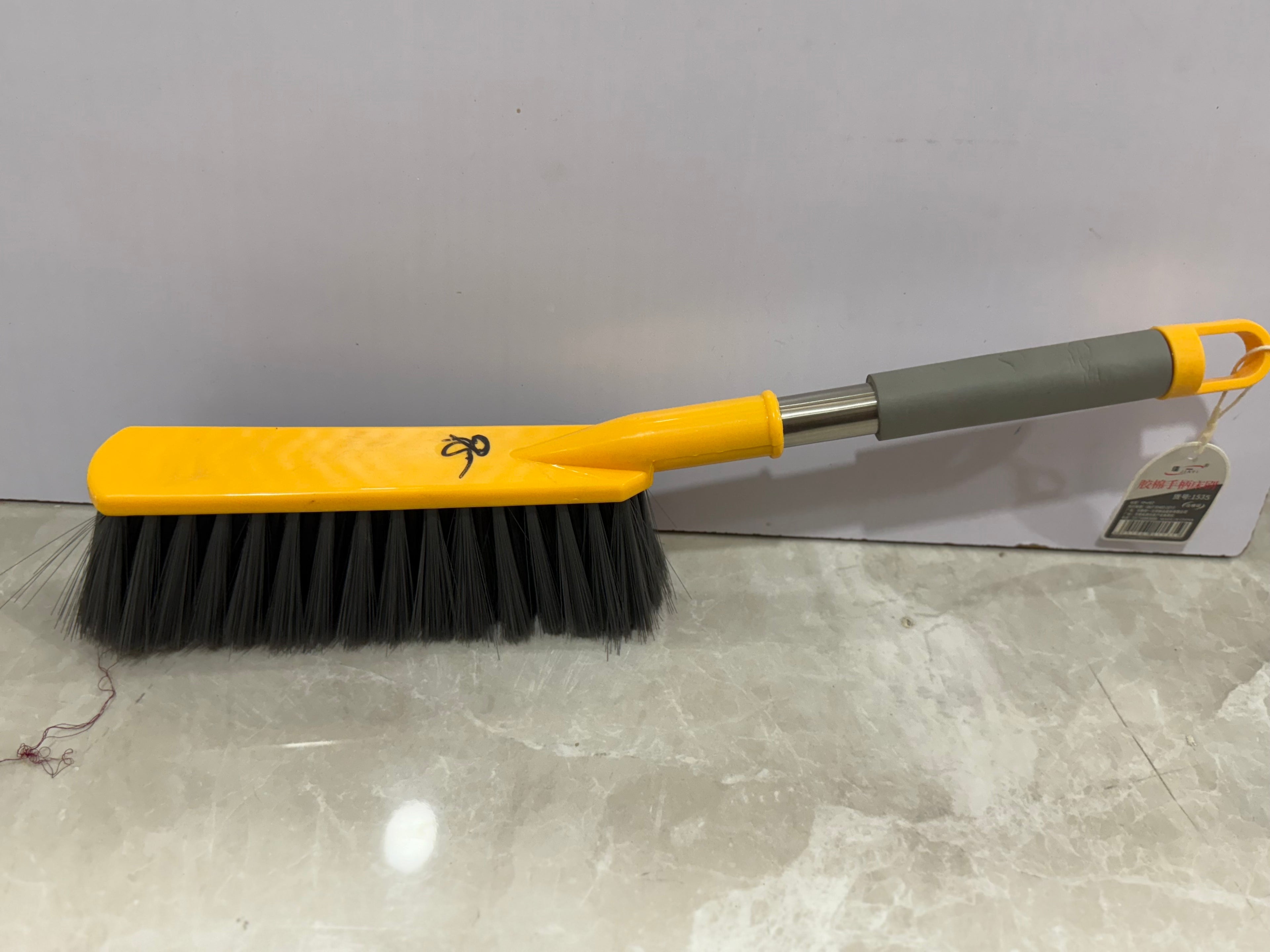 Cleaning brush